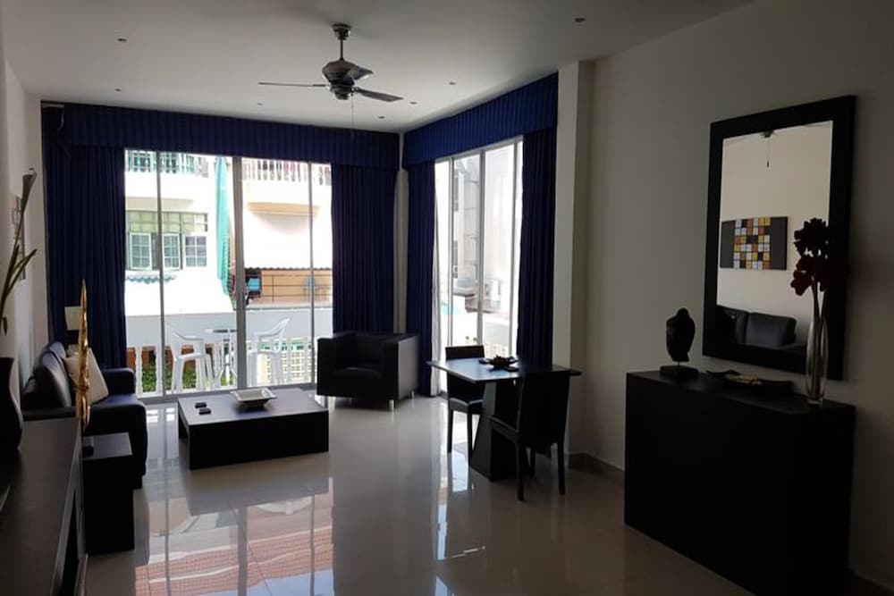 Фото East Suites