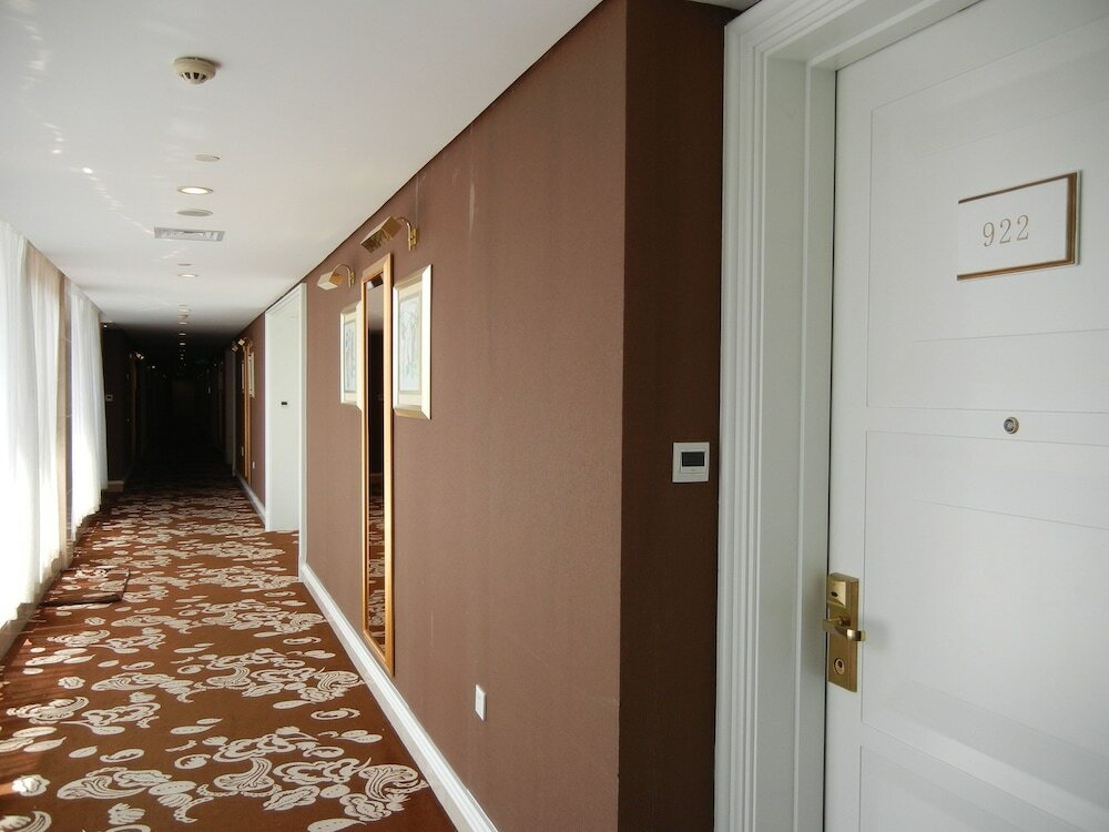 Фото Hangzhou West Lake Xinqiao Hotel