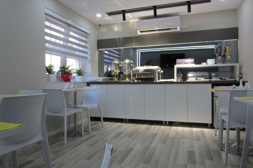 Фото Freddy's Hotel