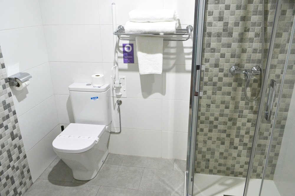 Фото Hostal Alda Puerta Coruña