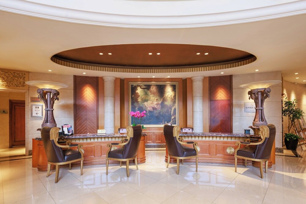 Фото Grand Noble Hotel