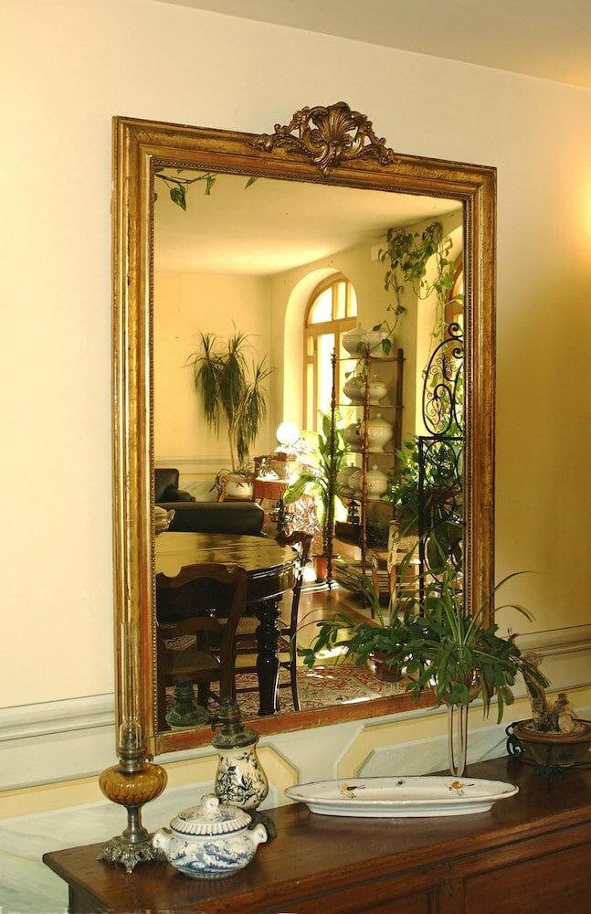 Фото Racetrack Road Hotel