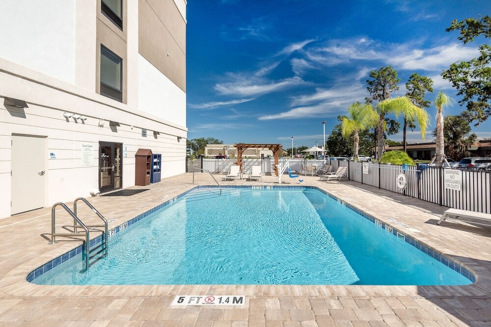 Фото Holiday Inn Express & Suites Lakeland South, an Ihg Hotel