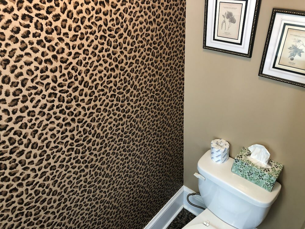 Фото Leaside Manor by The Leaside Group