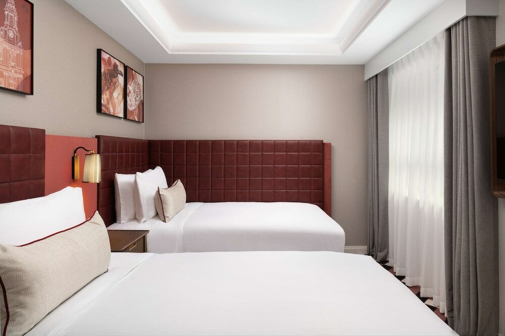 Фото Lost Property St. Paul's London, Curio Collection by Hilton