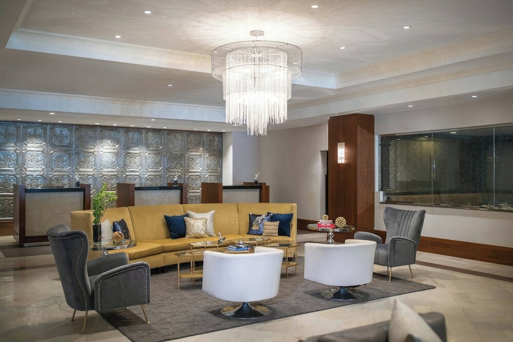 Фото Renaissance Des Moines Savery Hotel