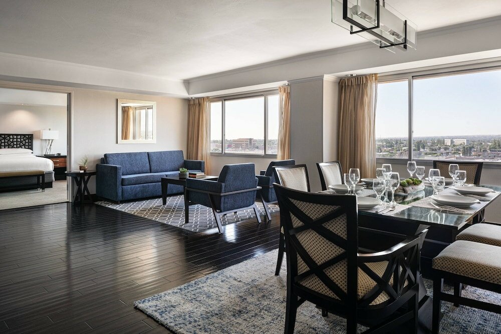 Фото Bakersfield Marriott at the Convention Center