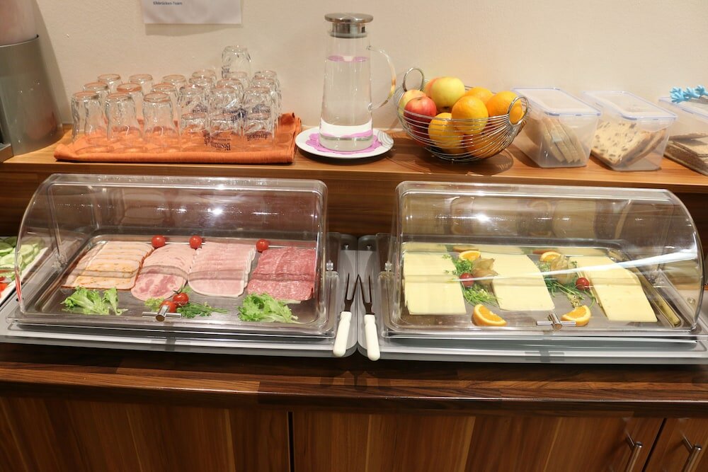 Фото Elbbrücken Hotel