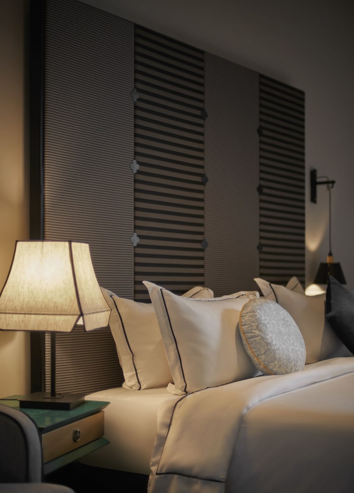 Фото The Edison George Town