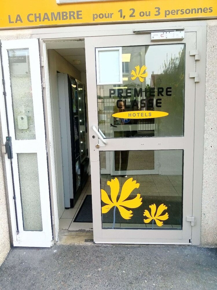 Фото Premiere Classe Saint Brice Sous Foret