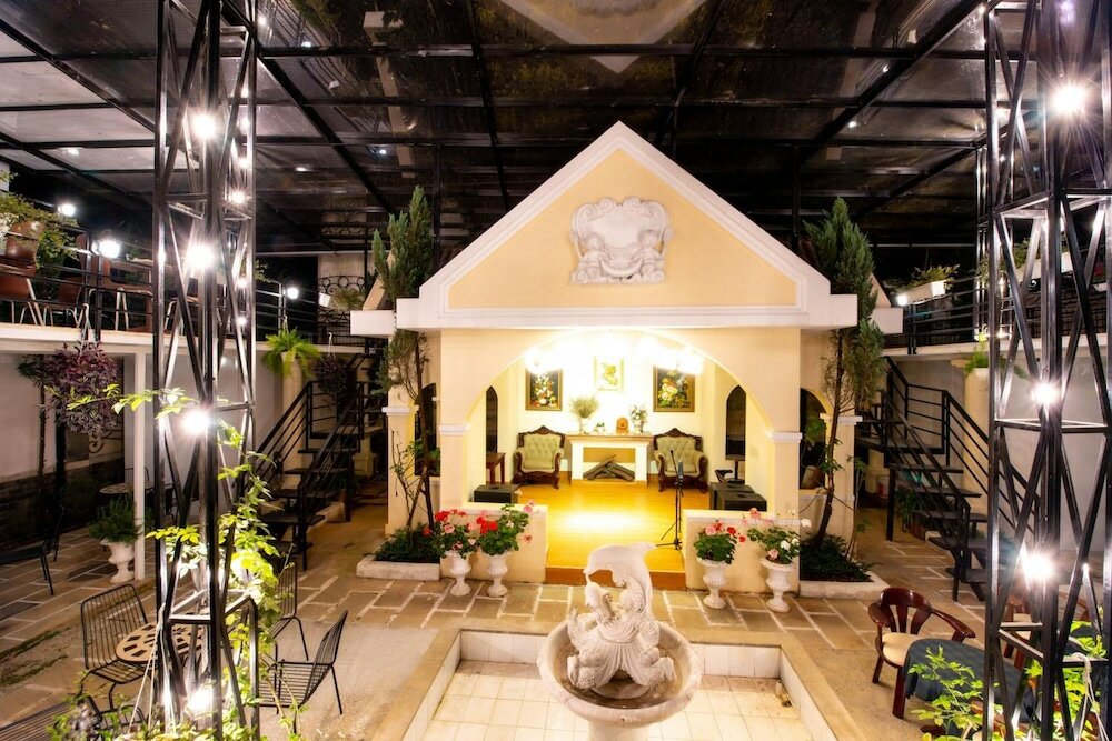Фото Le Petit Paris Hotel Dalat
