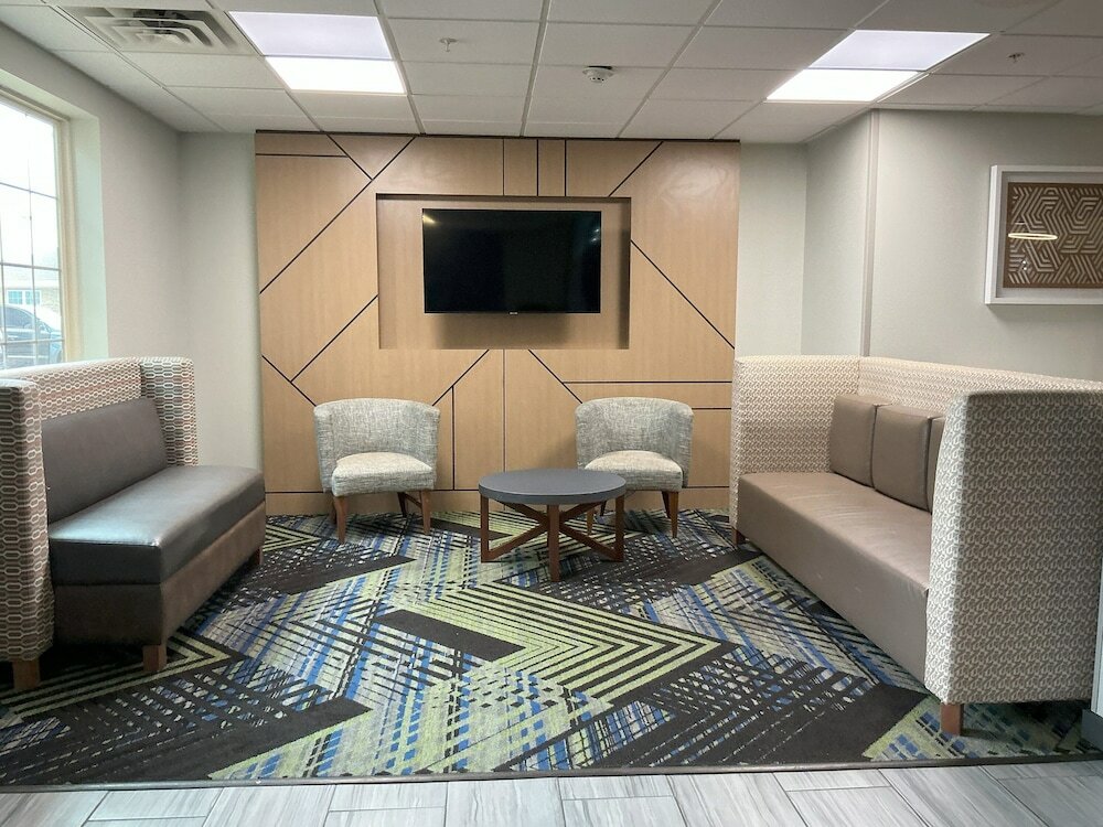 Фото Holiday Inn Express Ada, an Ihg Hotel