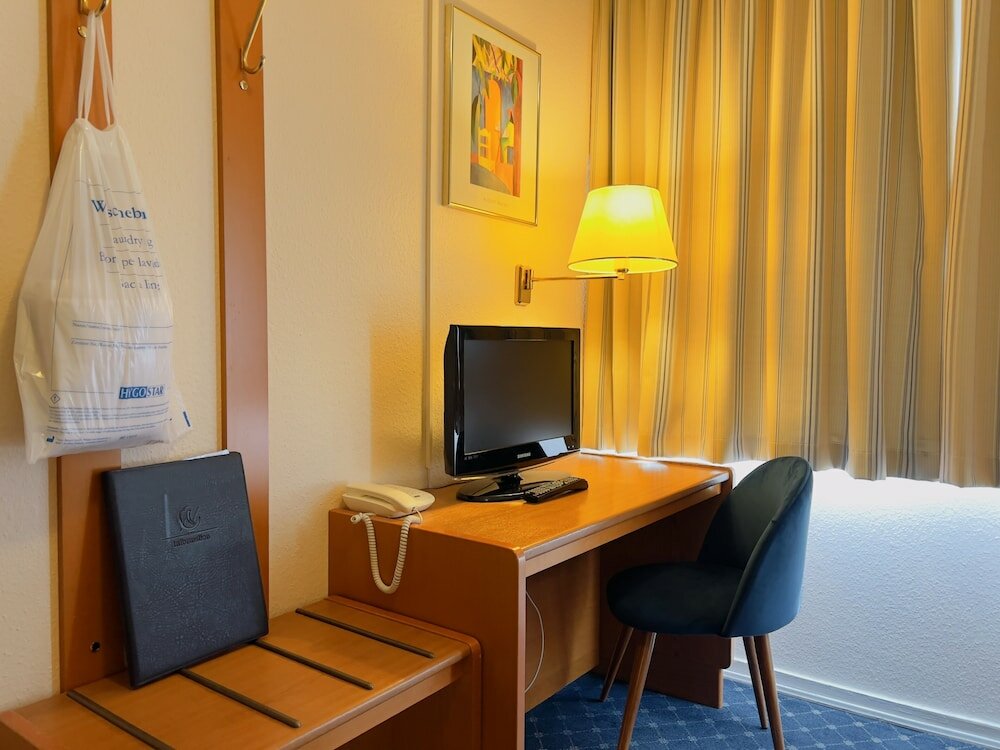 Фото Elbbrücken Hotel