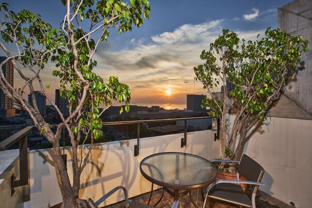 Фото Orchid Garden Suites