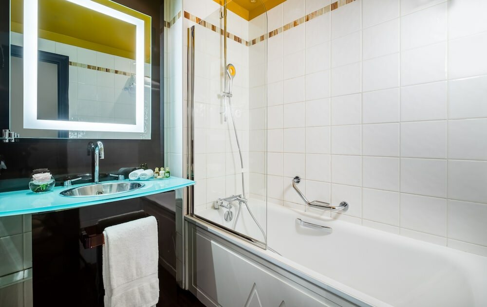 Фото Hôtel Le Marquis by Inwood Hotels