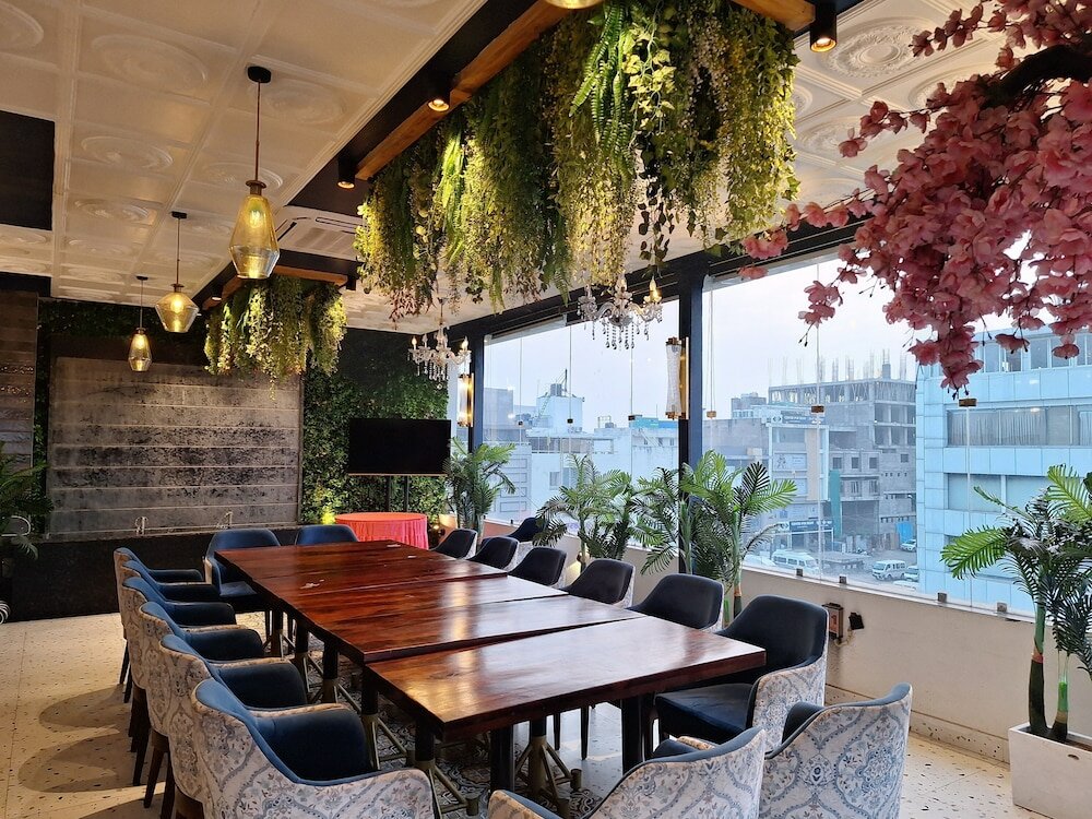 Фото L N Marriott Hotel