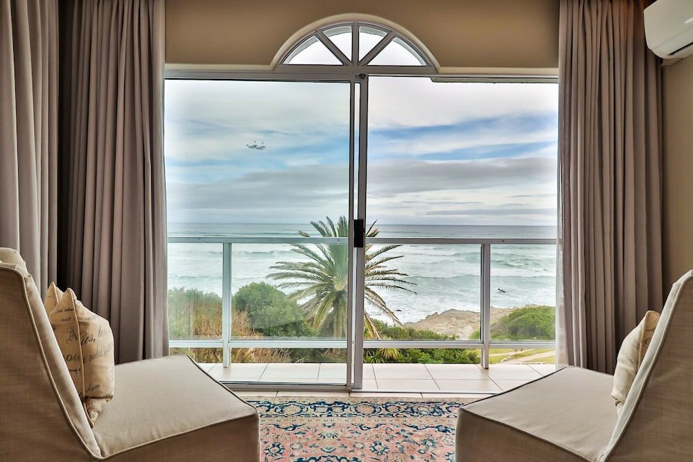 Фото Hermanus Beachfront Lodge