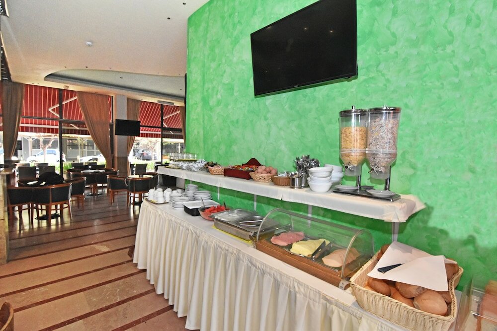 Фото Poseidon Hotel and Apartments