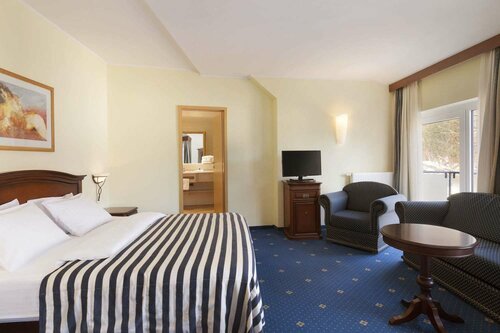 Гостиница Ramada Hotel & Suites by Wyndham Kranjska Gora в Краньска-Горе