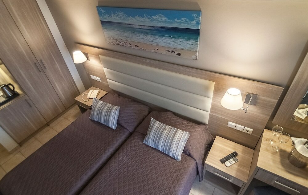 Фото Messonghi Beach Hotel