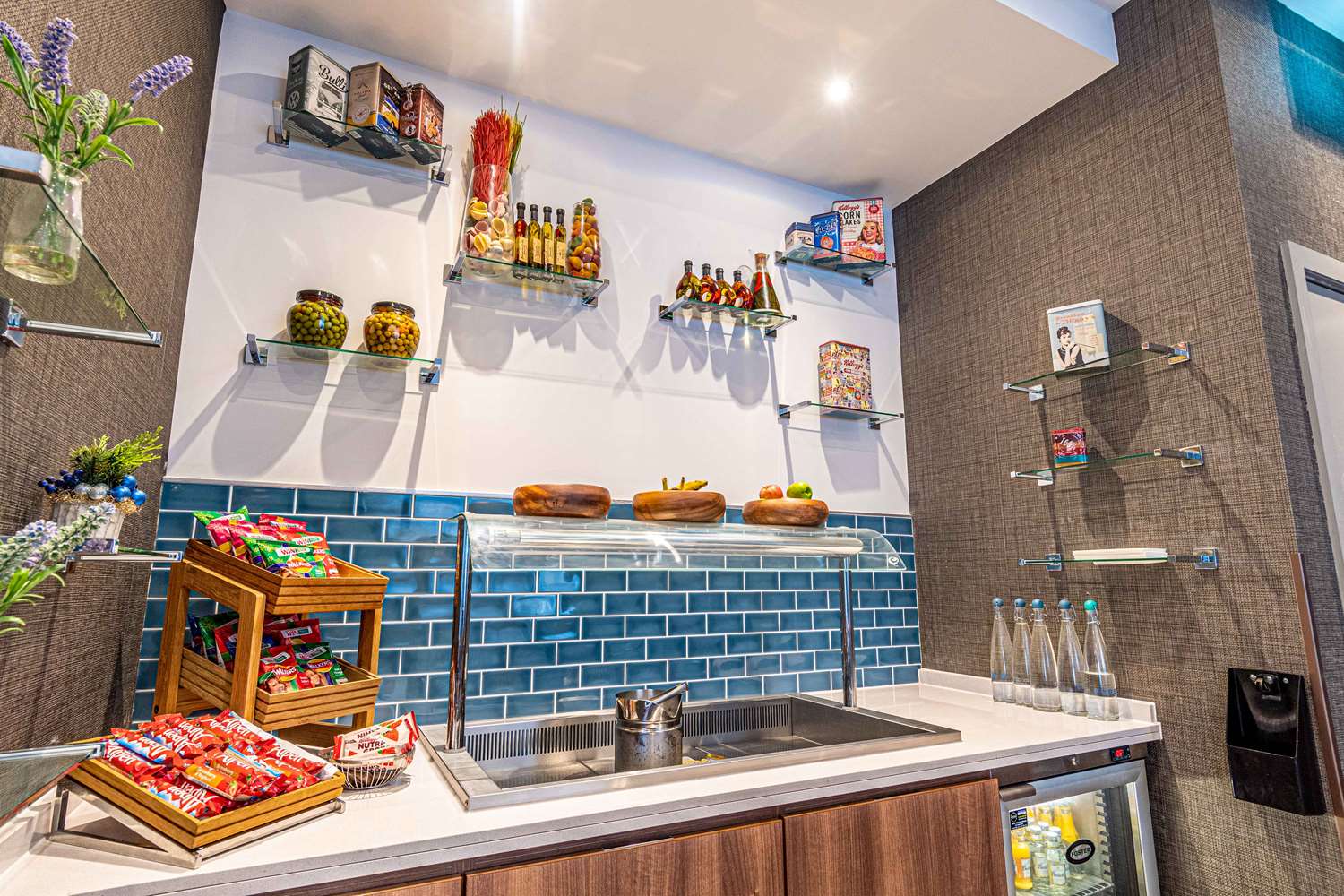 Фото DoubleTree by Hilton London Angel Kings Cross