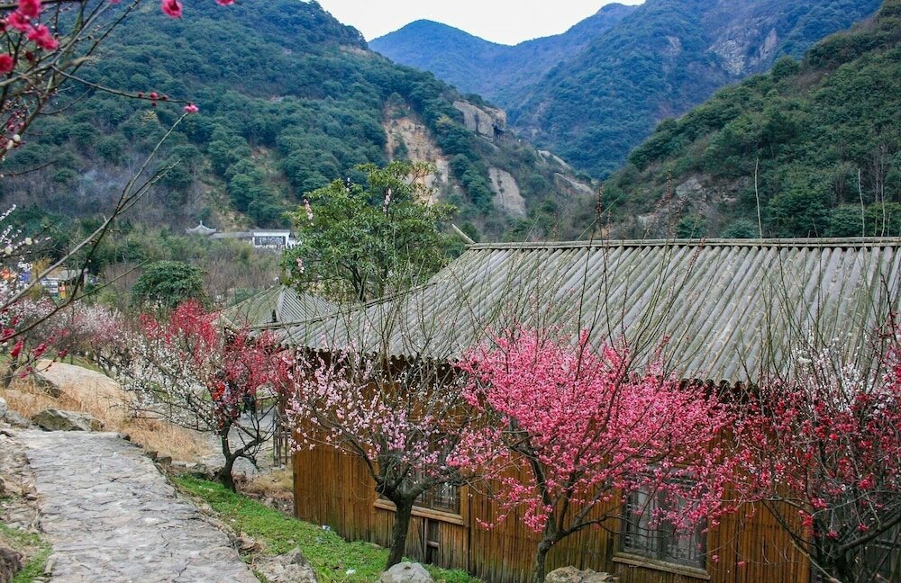 Фото Hualuxe Ningbo Harbor City, an Ihg Hotel