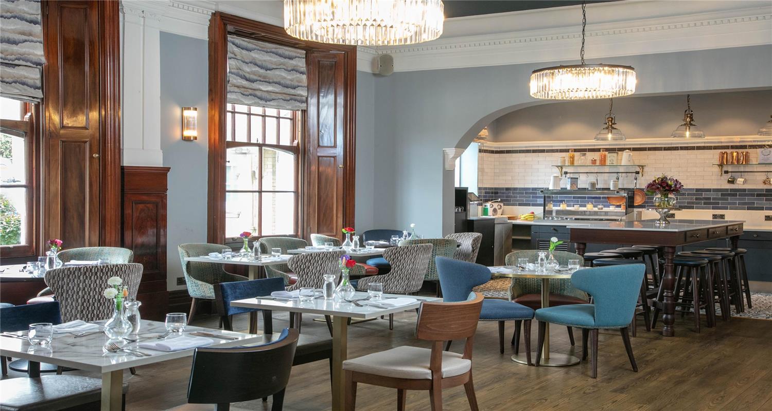 Фото Best Western Chilworth Manor Hotel