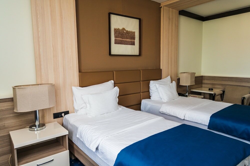 Фото Hotel Holiday