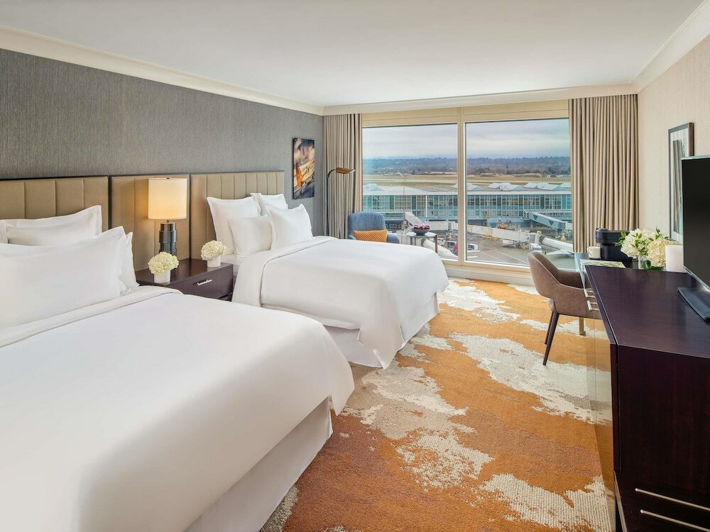 Фото Fairmont Vancouver Airport