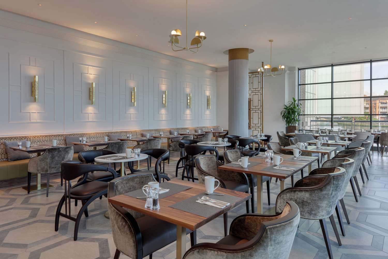 Фото Hilton Belfast