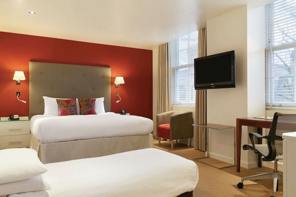 Фото DoubleTree by Hilton London - West End