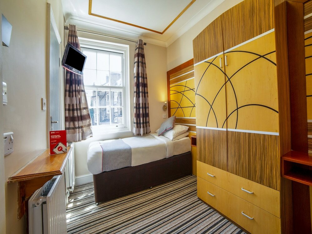 Фото Oyo Vegas Hotel