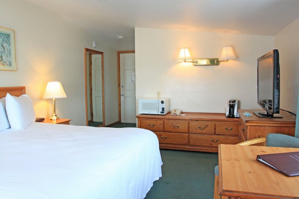 Фото Tugboat Inn