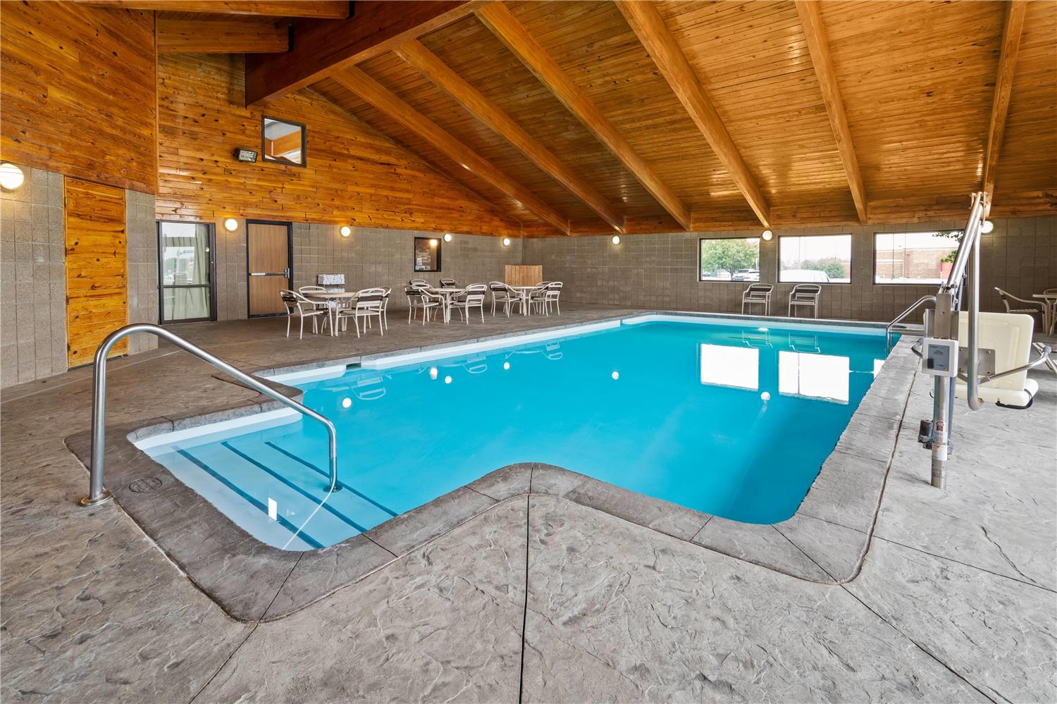 Фото AmericInn by Wyndham Bismarck