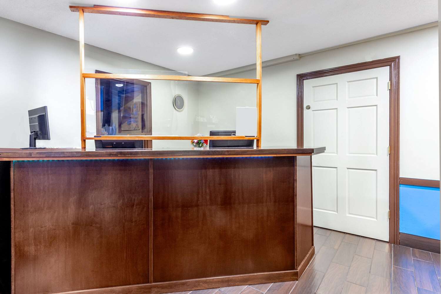 Фото Travelodge by Wyndham Richmond In