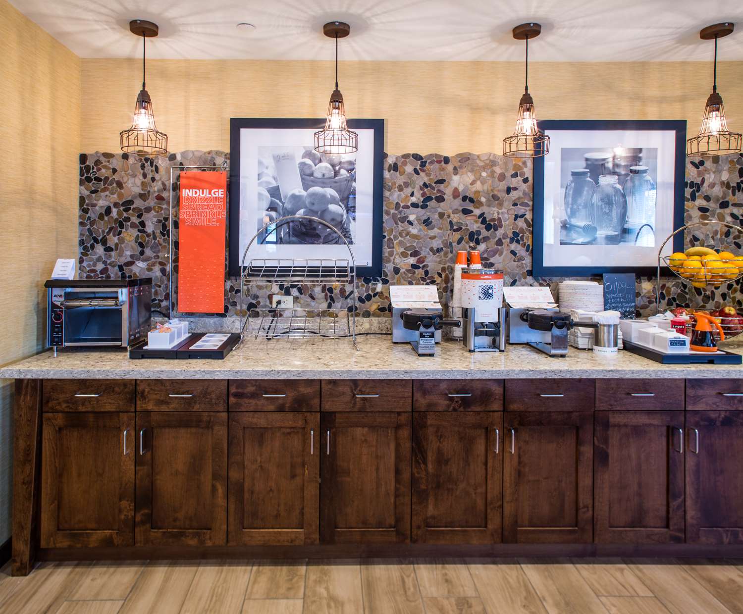 Фото Hampton Inn & Suites Whitefish