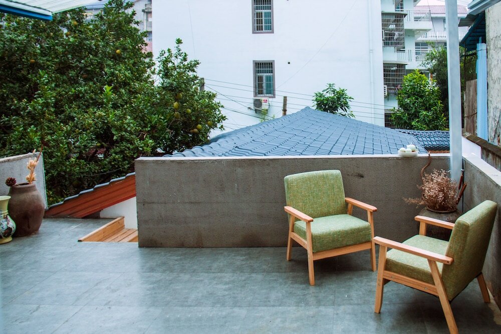 Фото Listening To The Rain Hall Inn