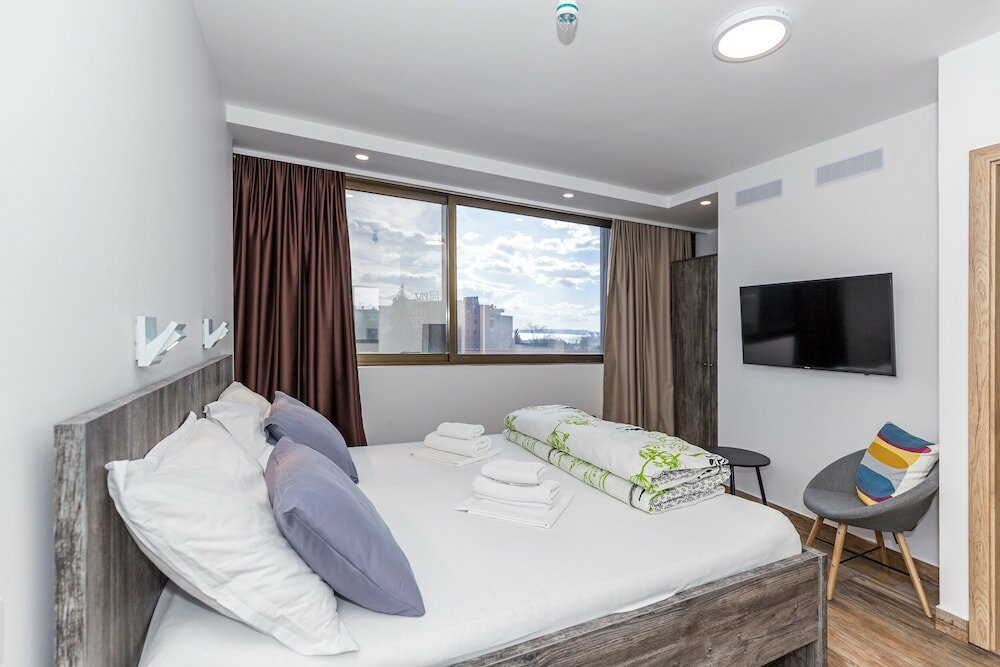 Фото Apinelo Tower Rooms