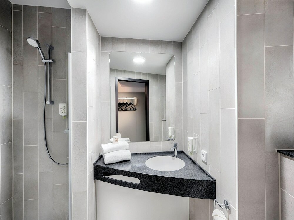 Фото B&b Hotel Hannover-City