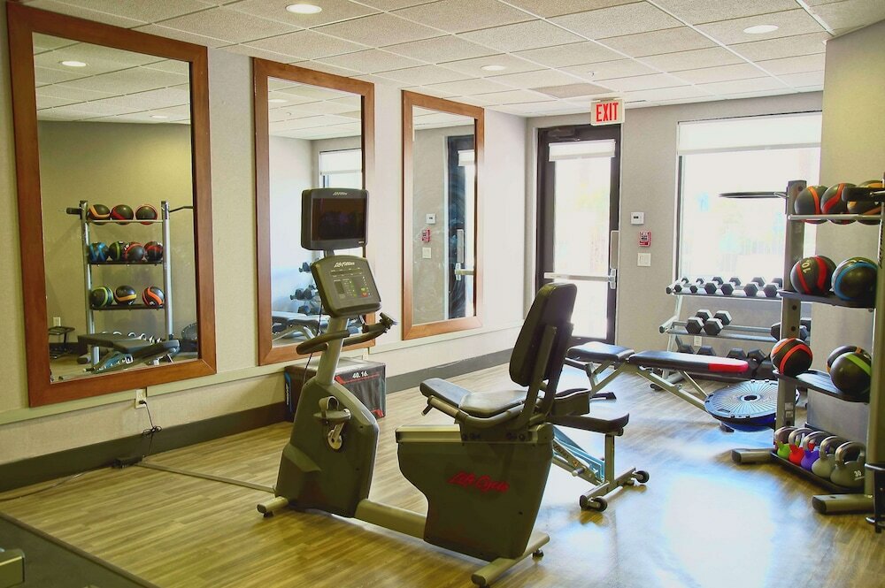 Фото Hampton Inn & Suites Cathedral City