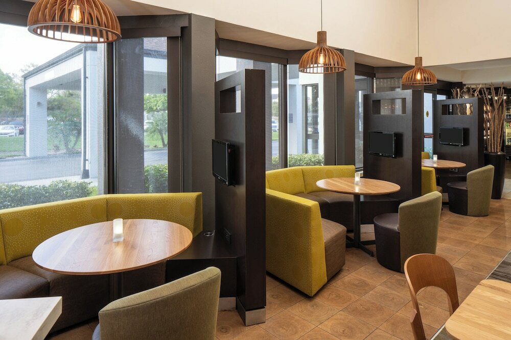 Фото Courtyard by Marriott Orlando Airport
