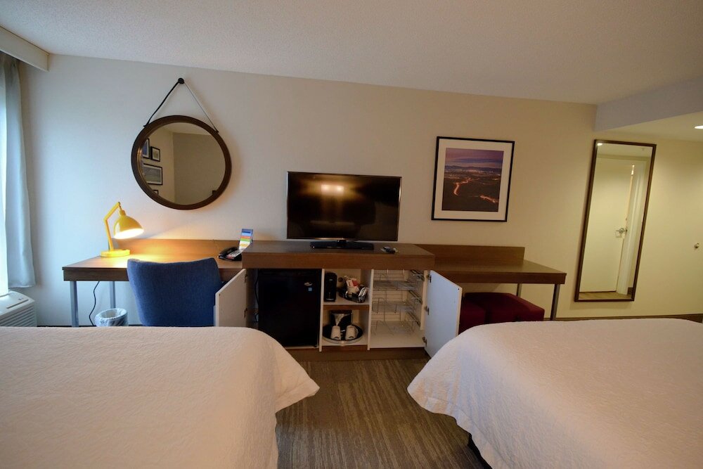 Фото Hampton Inn Salem East - Electric Road