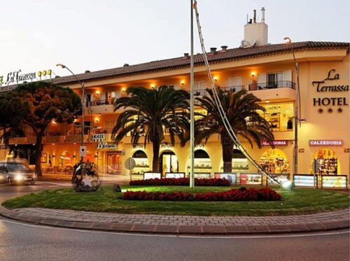 Внешний вид отеля Hotel & SPA La Terrassa в Кастеле д'Аро, Платхе д'Аре и С'Агаре, фото 1