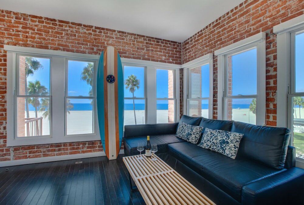 Фото Venice Breeze Suites