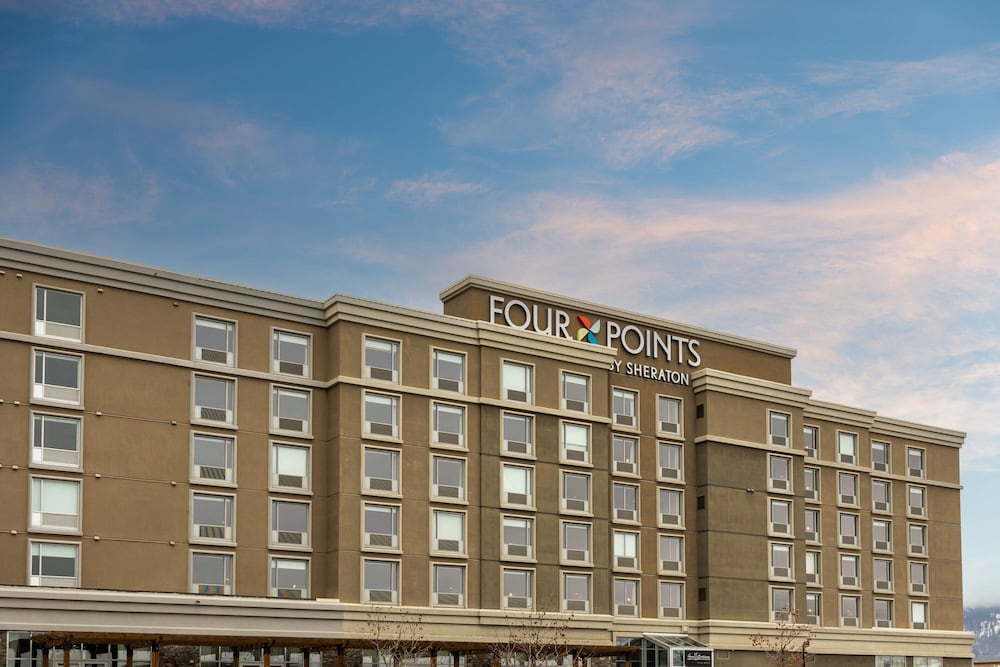 Фото Four Points by Sheraton Kelowna Airport