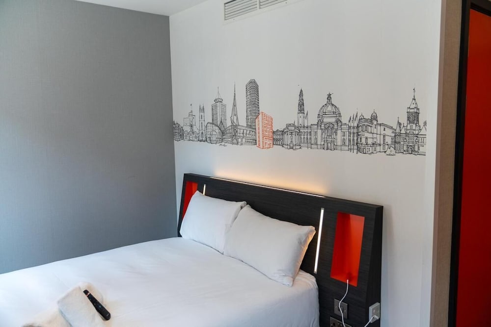 Фото EasyHotel Cardiff