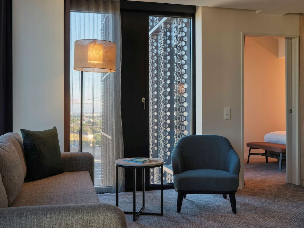 Фото Adina Apartment Hotel Munich