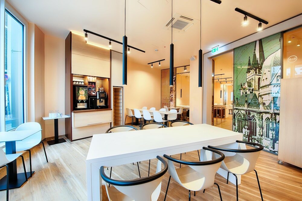 Фото B&b Hotel Aachen-City
