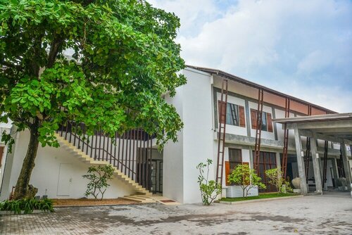 Внешний вид отеля Goldi Sands Hotel в Негомбо, фото 5