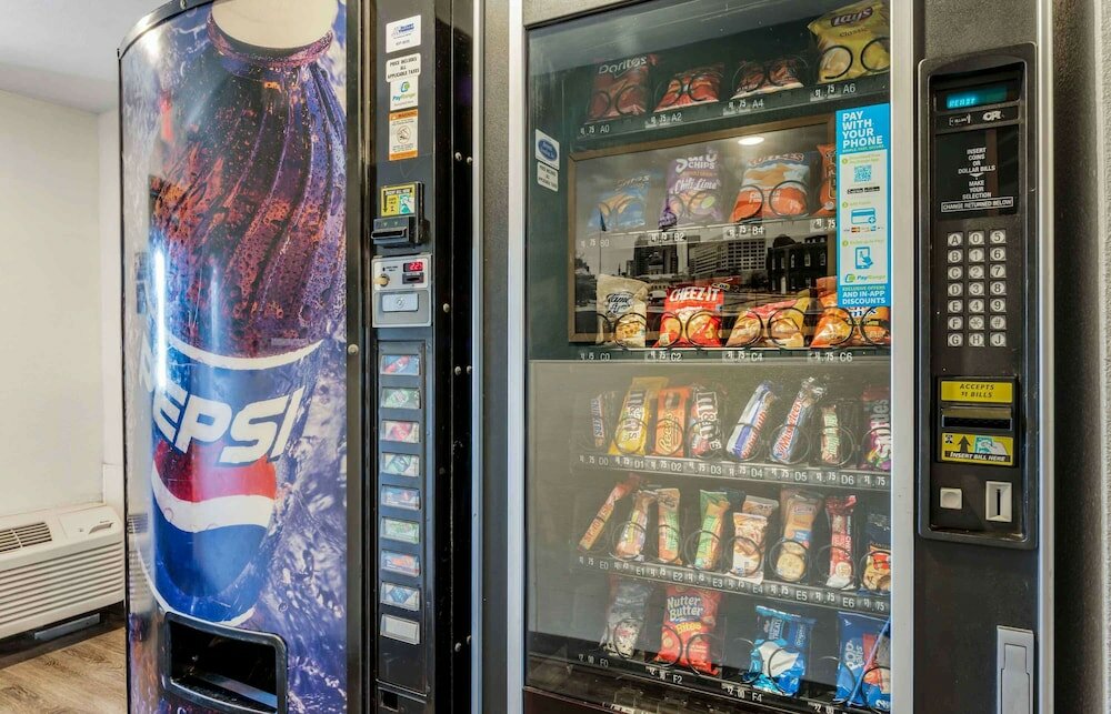 Фото WoodSpring Suites Indianapolis Lawrence